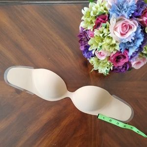 NWOT strapless, backless bra